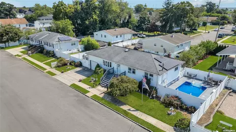 8 Georgia Rd, Amityville, NY 11701