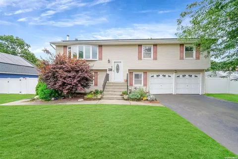 57 Cullen Ave, Islip, NY 11751