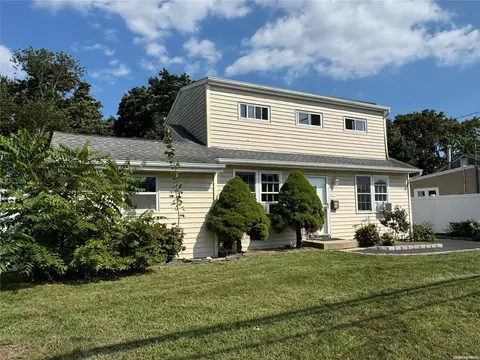 1377 Lombardy Blvd, Bay Shore, NY 11706