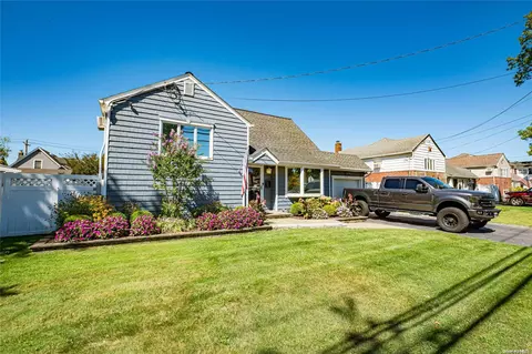 2370 Bayview Ave, Wantagh, NY 11793