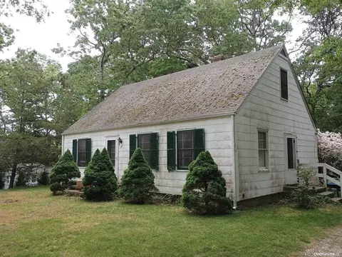14 Trout Ln, Southampton, NY 11968