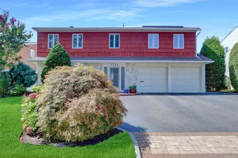 3324 Seawane Dr, Merrick, NY 11566