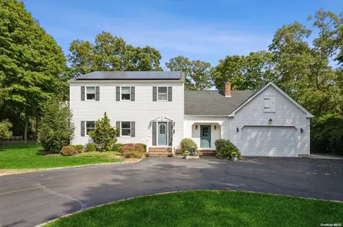 61 Roe Ave, Patchogue, NY 11772