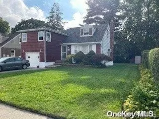 296 Lenox Ave, Uniondale, NY 11553