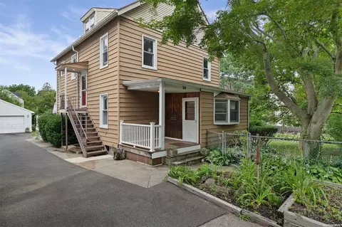 24 Kellogg St, Oyster Bay, NY 11771