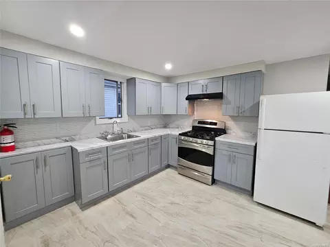60 E Jamaica Ave, Valley Stream, NY 11580
