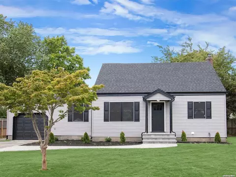 120 Roe Ave, Brookhaven, NY 11772