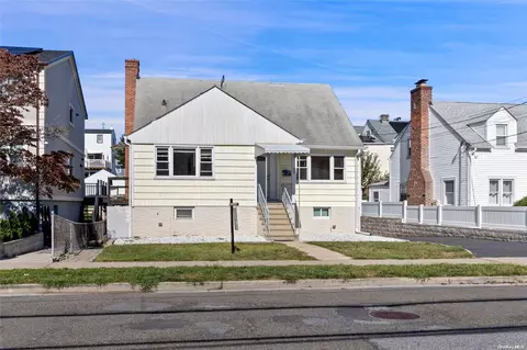 29 Fourth Ave, Pelham, NY 10803