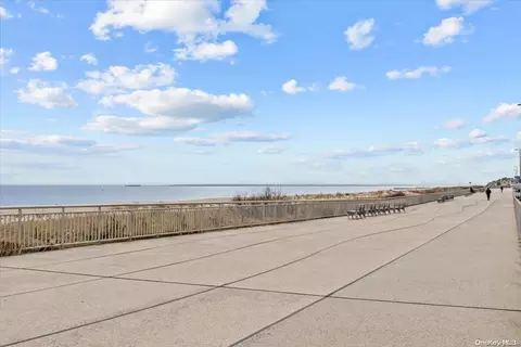 221 Beach 80th St #5E, Rockaway Beach, NY 11693