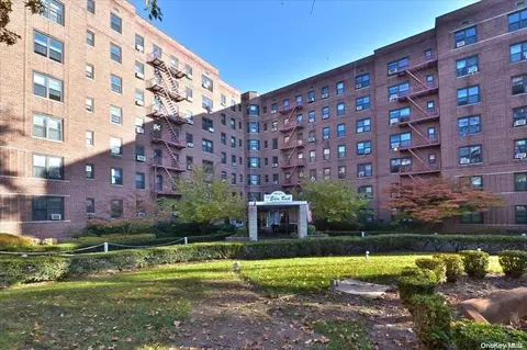 84-01 Main St #123, Jamaica, NY 11435