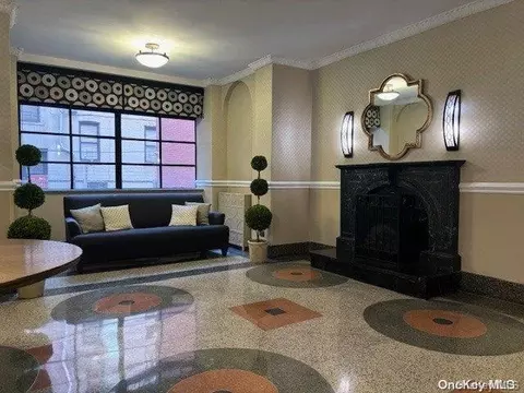 30-06 29 St #6A, Astoria, NY 11102