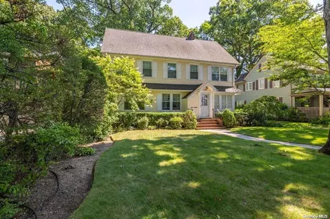 109 Broadway, Rockville Centre, NY 11570