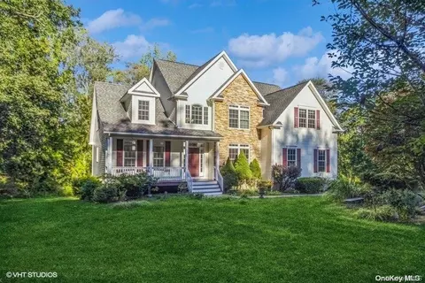 197 Highlands Dr, Pawling, NY 12564