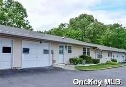 332 Woodbridge Dr # C, Ridge, NY 11961