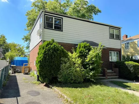 50-48 Francis Lewis Blvd, Oakland Gardens, NY 11364