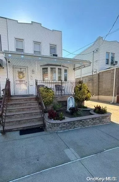 66-18 75th St, New York, NY 11379