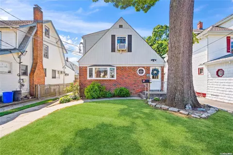 12 Lawrence Ave, Lynbrook, NY 11563