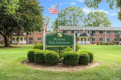 78 Jervis Ave #78, Farmingdale, NY 11735