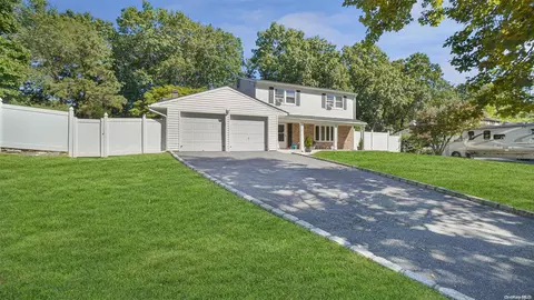 116 Sequoia Dr, Coram, NY 11727