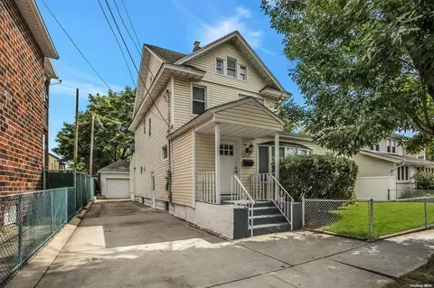 2797 Stevens St, Oceanside, NY 11572