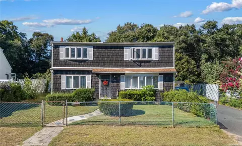 279 Parkway Blvd, Wyandanch, NY 11798