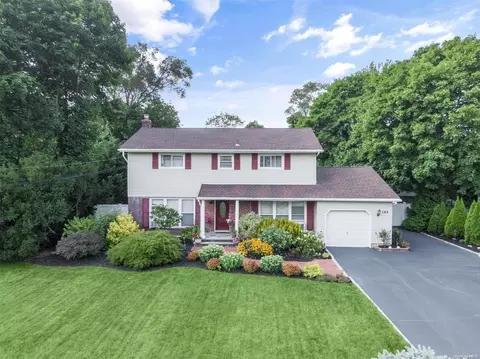 199 Burr Rd, East Northport, NY 11731