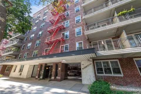142-05 Roosevelt Ave #435, New York, NY 11354
