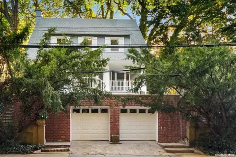 45 Desmond Ave, Yonkers, NY 10708
