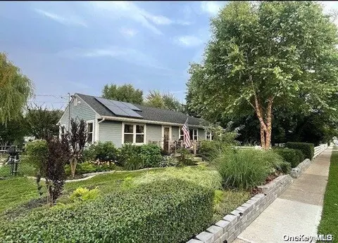 533 S Ocean Ave, Patchogue, NY 11772