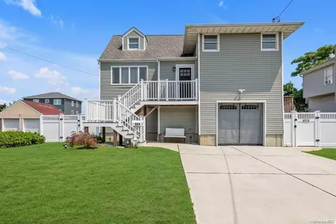 581 Miller Ave, Freeport, NY 11520