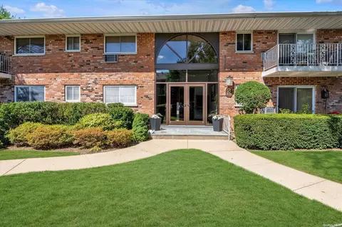 1 Toms Pt #4C, North Hempstead, NY 11050