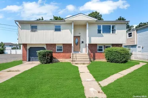 195 Amherst St, Hempstead, NY 11550