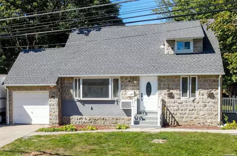 1400 E 3rd Ave, Bay Shore, NY 11706