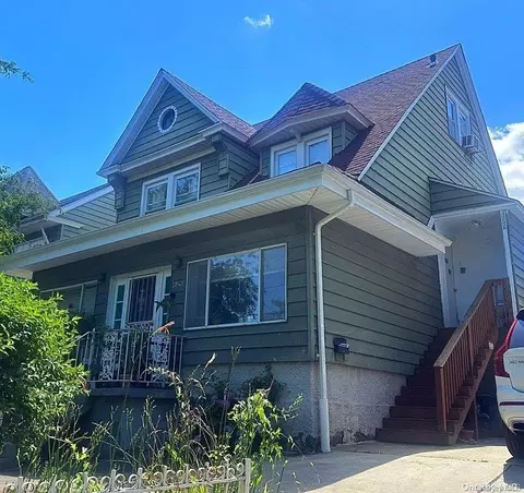 43-68 Murray St, New York, NY 11355