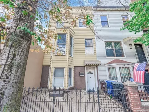 71 Mcguinness Blvd, Brooklyn, NY 11222