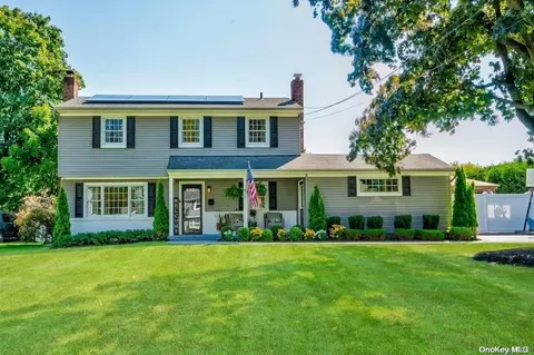 3 Lark Ln, East Northport, NY 11731