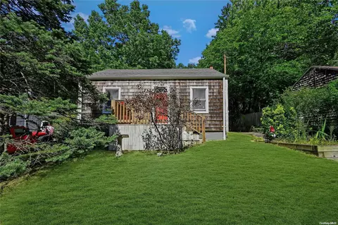 763 Meadow Rd, Smithtown, NY 11787