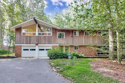 116 Sea Cove Rd, Northport, NY 11768