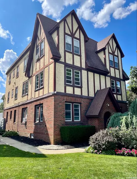30 The Cres #4, Babylon, NY 11702