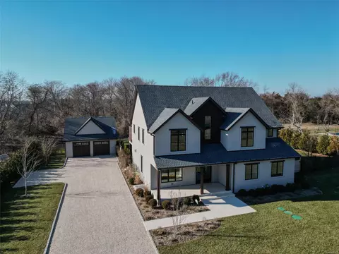 2350 Shipyard Ln, East Marion, NY 11939