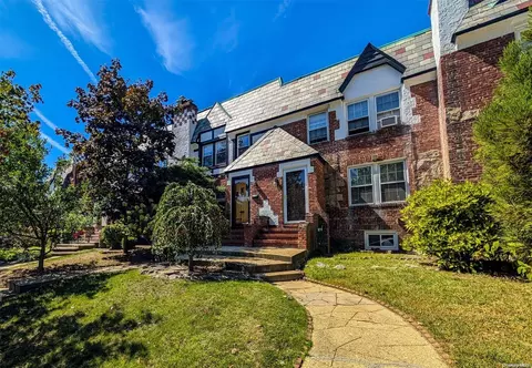 346 Cochran Pl, Valley Stream, NY 11581
