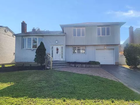 3438 Bay Front Dr, Baldwin, NY 11510