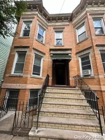 60-35 68th Ave, New York, NY 11385