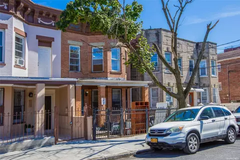 32-45 105th St, New York, NY 11369