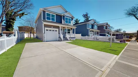 28 Bainbridge Street St, Roosevelt, NY 11575
