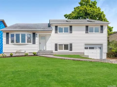 3685 Regent Ln, Wantagh, NY 11793