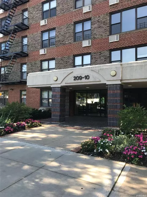 20910 41 Ave #6R, New York, NY 11361