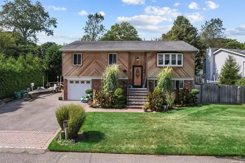 80 Byron Way, Oakdale, NY 11769