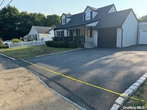 155 11th Ave, Huntington Station, NY 11746