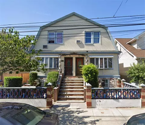 69-18 Gouverneur Ave, New York, NY 11692
